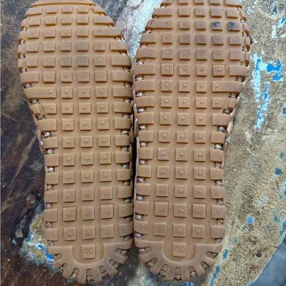 Spring Step Tan Leather flats with Cutout Design - Picture 5 of 7